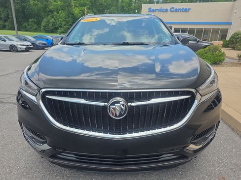 Used 2021 Buick Enclave Essence w/ Sound and Sites Package AWD/4WD image 2