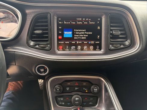 Used 2016 Dodge Challenger SXT Plus image 9