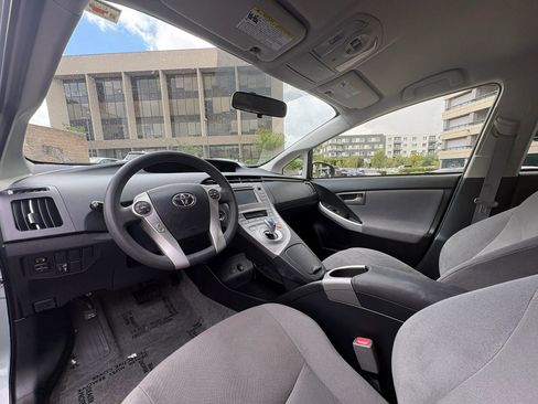 Used 2015 Toyota Prius Three image 10