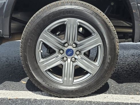 Used 2019 Ford F150 Lariat w/ Equipment Group 502A Luxury AWD/4WD image 42