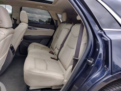 Used 2017 Cadillac XT5 Premium Luxury FWD image 13