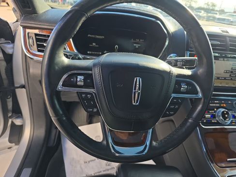 Used 2017 Lincoln Continental Reserve w/ Rear-seat Package image 12