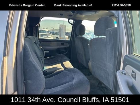Used 2002 Chevrolet Suburban LS image 10