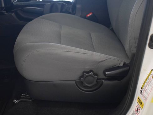 Used 2017 Toyota Tacoma SR5 RWD image 62