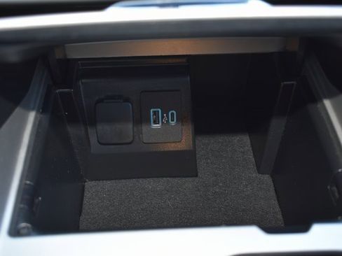 Used 2023 Ford Explorer XLT w/ Equipment Group 202A image 28