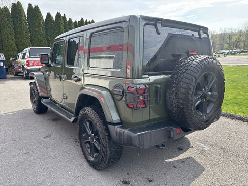 Used 2020 Jeep Wrangler Unlimited Sahara image 20