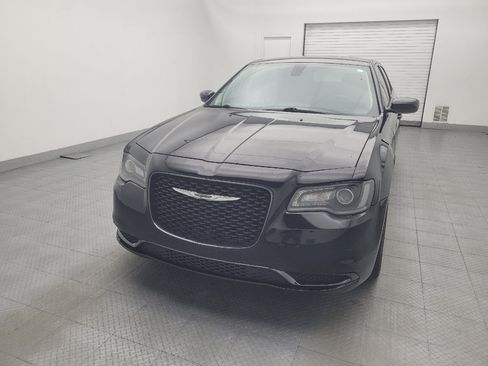 Used 2019 Chrysler 300 Touring w/ Sport Appearance Package RWD image 15