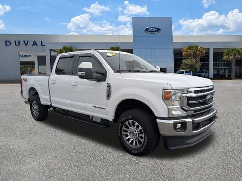 Used 2022 Ford F350 Lariat image 2