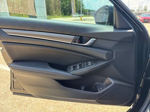 Used 2021 Honda Accord LX image 18