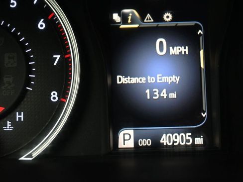 Used 2017 Toyota Camry SE w/ Protection Package (Q2) FWD image 16