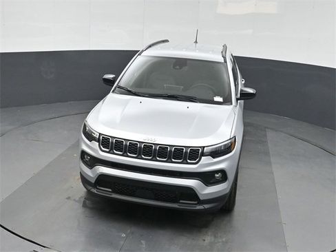 New 2026 Jeep Compass Latitude image 35