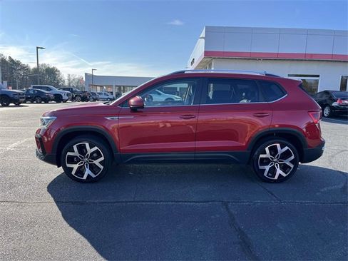 Used 2022 Volkswagen Taos SEL image 6