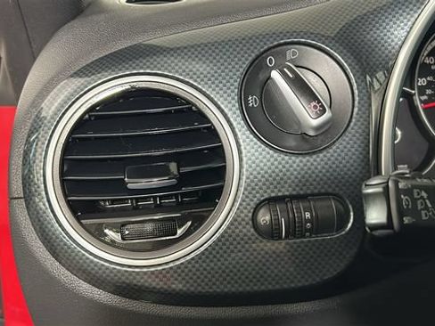 Used 2013 Volkswagen Beetle Turbo FWD image 19