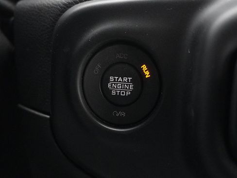 Used 2021 Jeep Wrangler Unlimited Sahara image 42