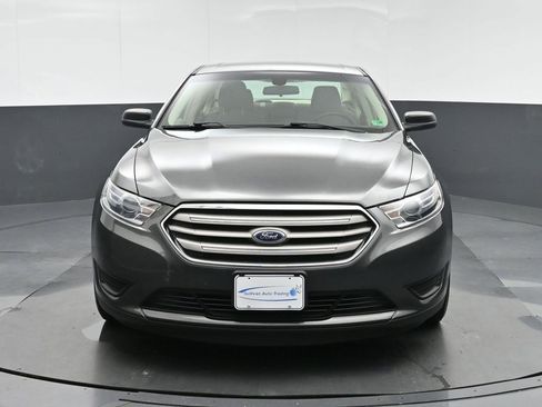 Used 2017 Ford Taurus SE image 2