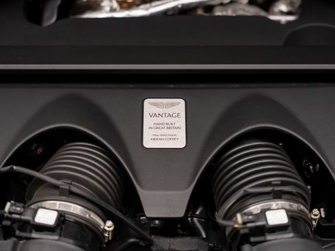 Used 2025 Aston Martin V8 Vantage Coupe RWD image 67