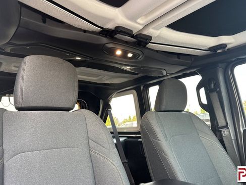 Used 2024 Jeep Wrangler Unlimited Sport AWD/4WD image 20