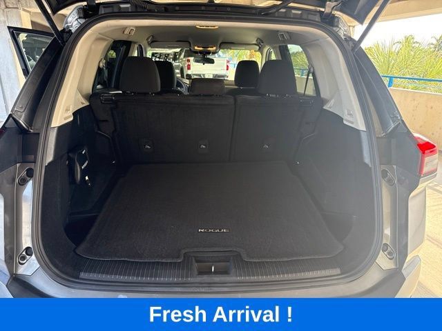Used 2023 Nissan Rogue S FWD image 4