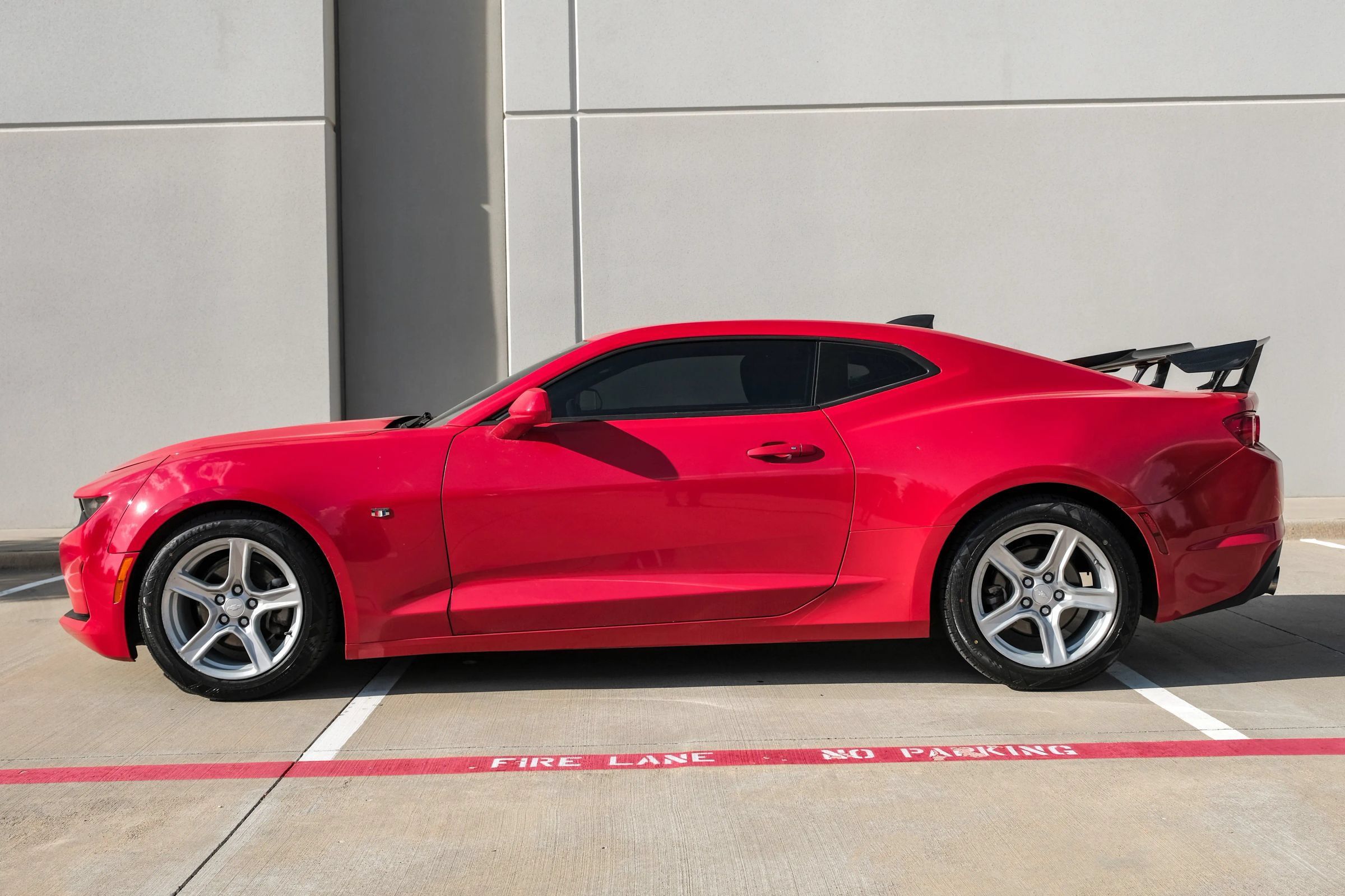 Used 2020 Chevrolet Camaro LT RWD image 10