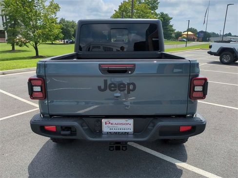 New 2025 Jeep Gladiator Sport image 5