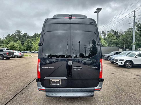 Used 2023 Mercedes-Benz Sprinter 2500 image 7