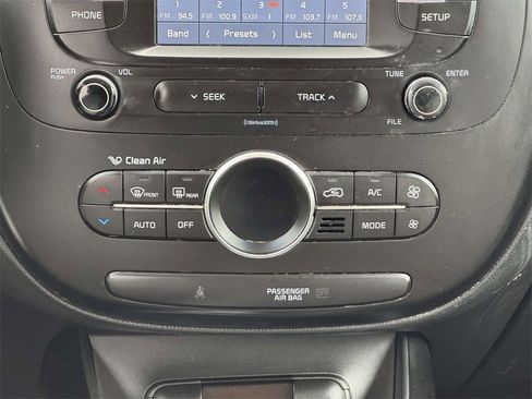 Used 2017 Kia Soul + w/ Designer's Package image 6