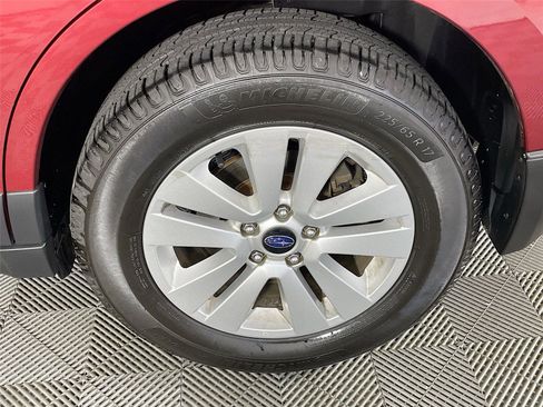 Used 2017 Subaru Outback 2.5i Premium image 32