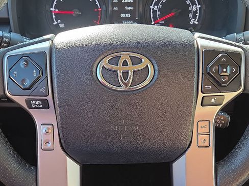 Used 2022 Toyota 4Runner SR5 RWD image 30