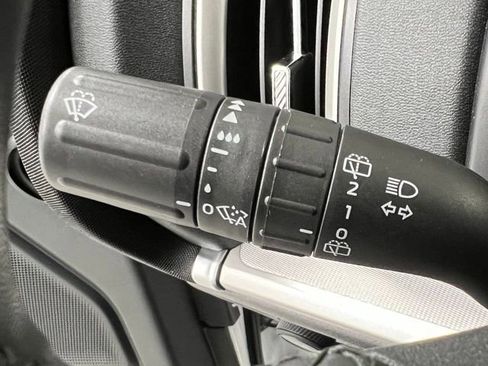 Used 2025 Ford Expedition Active AWD/4WD image 31