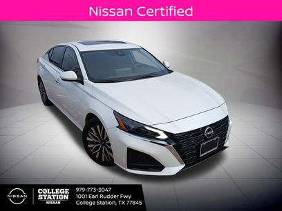 Used 2023 Nissan Altima 2.5 SV w/ SV Premium Package