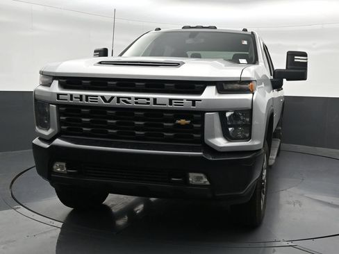 Used 2022 Chevrolet Silverado 2500 Custom w/ Custom Convenience Package AWD/4WD image 9