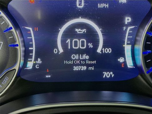 Used 2025 Chrysler Pacifica Limited FWD image 20