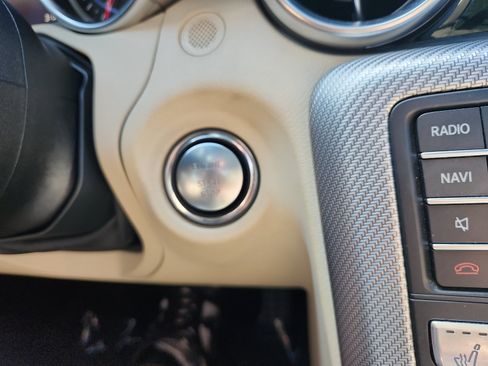 Used 2018 Mercedes-Benz SLC 300 image 21