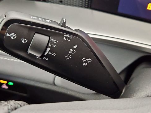 New 2026 Volkswagen Tiguan SE R-Line image 28