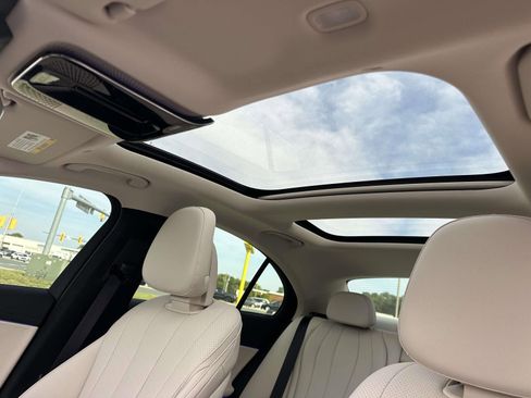 Used 2025 Mercedes-Benz E 350 4MATIC Sedan image 17