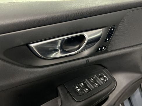 Used 2024 Volvo S60 B5 Plus image 24