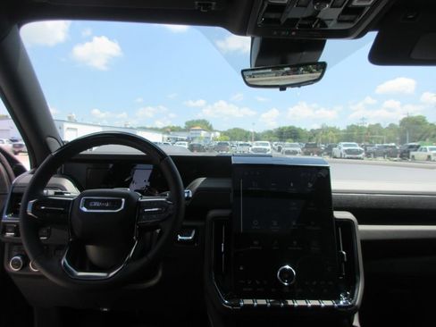 New 2026 GMC Yukon AT4 Ultimate AWD/4WD image 16