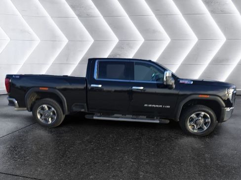 Used 2025 GMC Sierra 2500 SLT w/ SLT Premium Package image 4