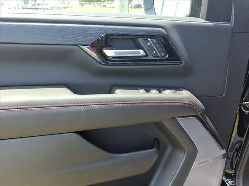 New 2026 GMC Yukon AT4 Ultimate AWD/4WD image 12