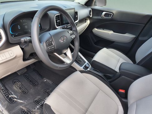 New 2026 Hyundai Venue SEL FWD image 17