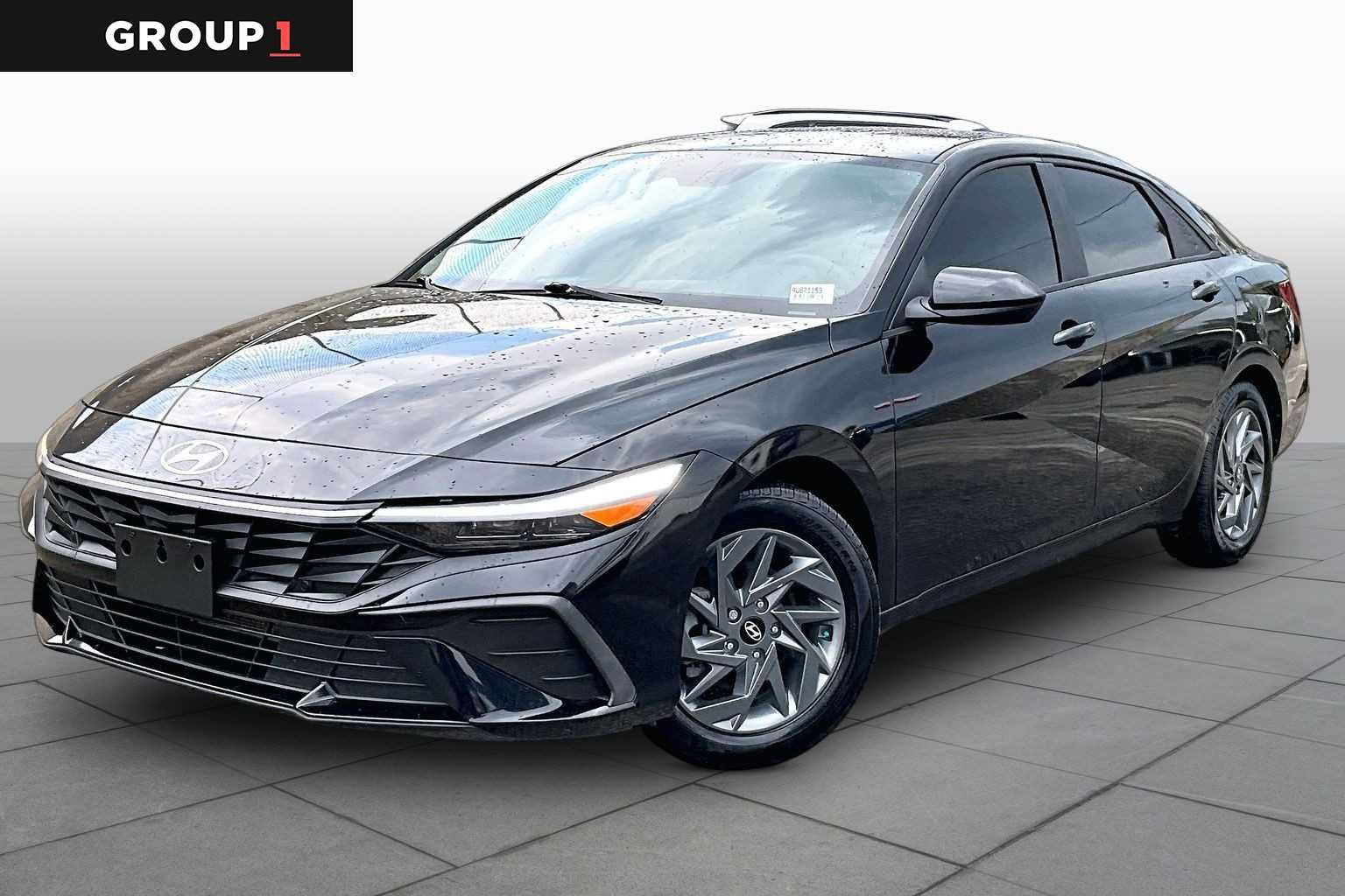 Used 2024 Hyundai Elantra SEL FWD image 1