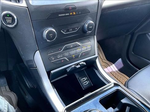Used 2020 Ford Edge SEL FWD image 23