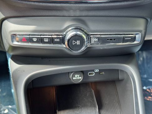 Used 2023 Volvo XC40 Recharge Plus AWD/4WD image 26