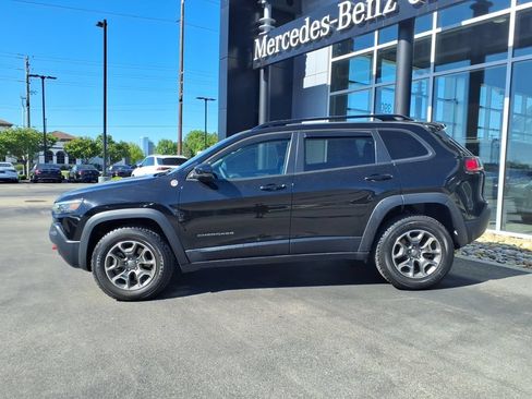 Used 2022 Jeep Cherokee Trailhawk w/ Sun, Sound & Nav Group AWD/4WD image 3