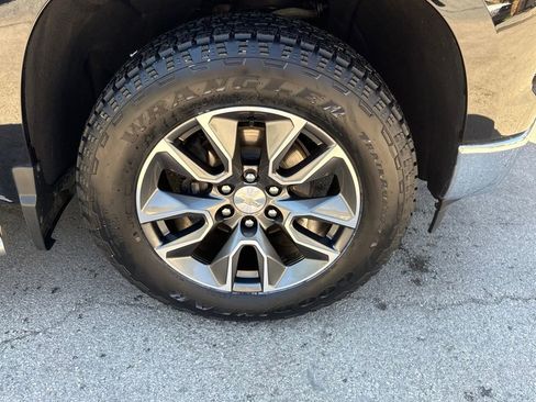 Used 2024 Chevrolet Silverado 1500 LT AWD/4WD image 9