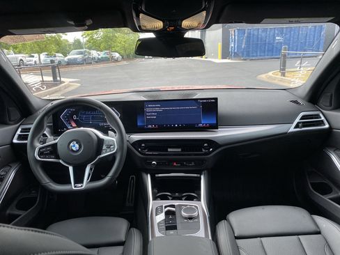 Used 2025 BMW 330i Sedan w/ M Sport Package RWD image 24