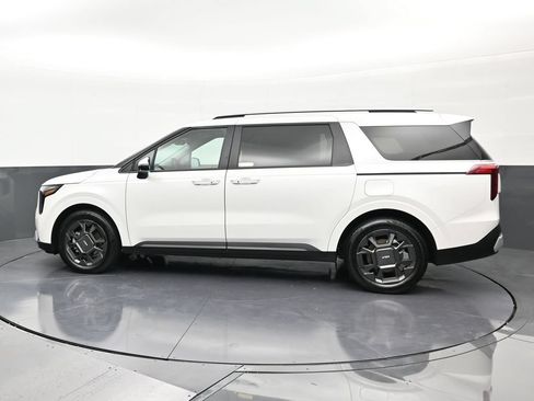 Used 2026 Kia Carnival EX FWD image 2
