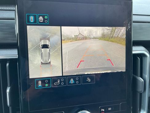 Used 2025 GMC Acadia Elevation image 19