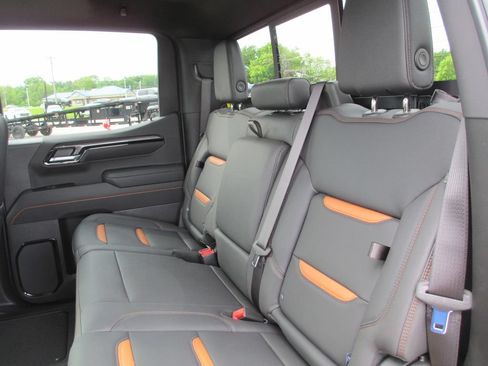 New 2026 GMC Sierra 1500 AT4 w/ AT4 Premium Package AWD/4WD image 17