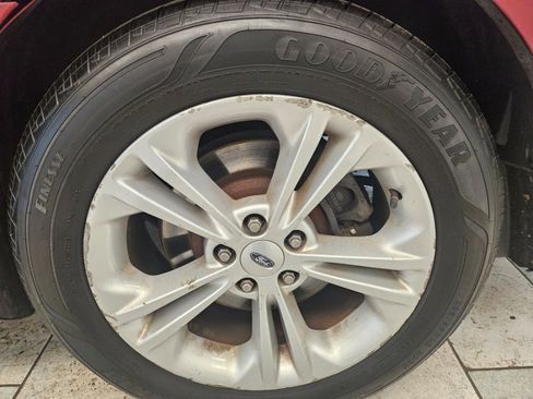 Used 2014 Ford Taurus SEL w/ Equipment Group 201A image 18